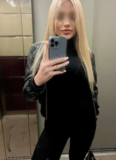  Каролина, 27, 